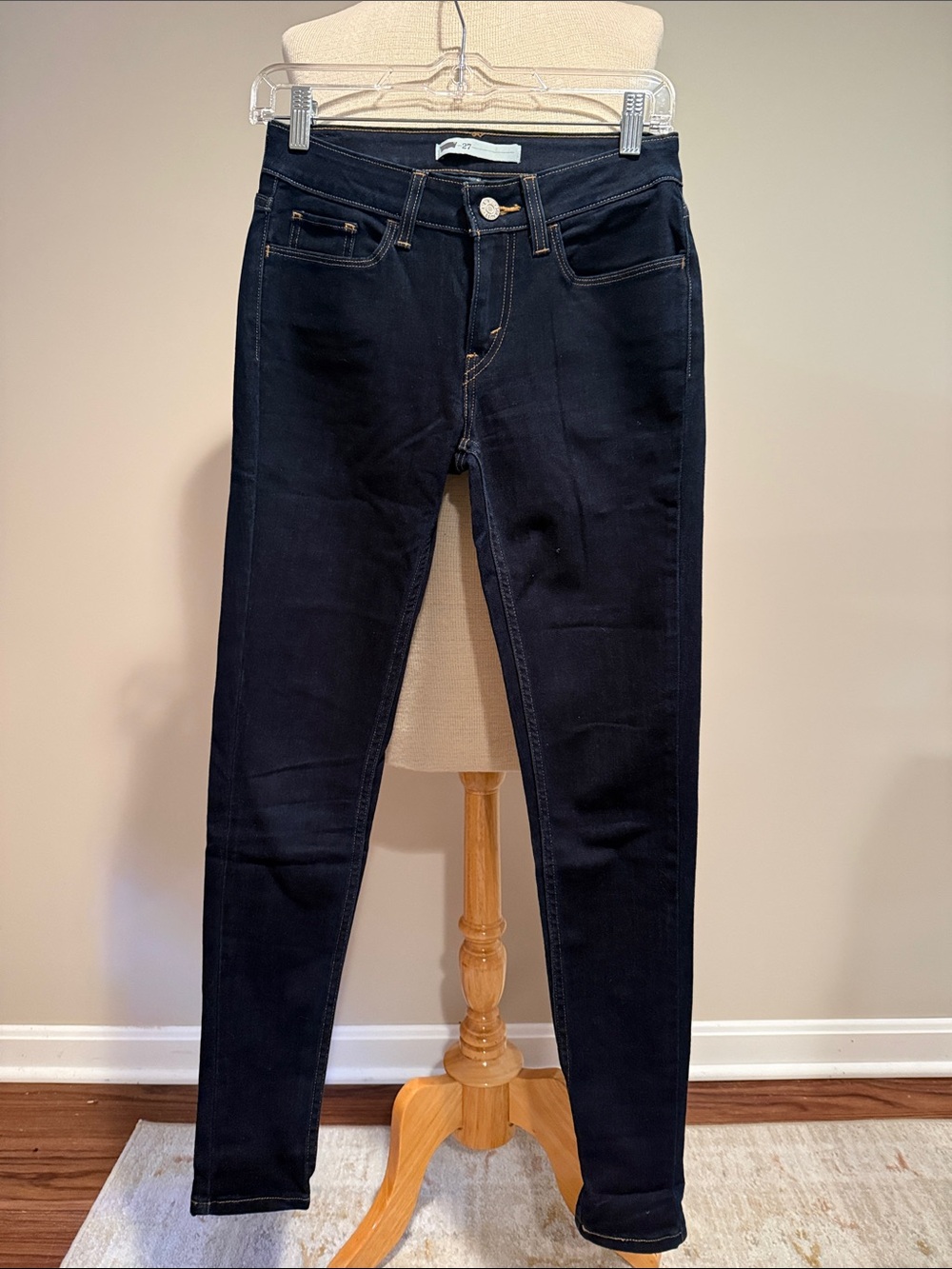 Levi's Dark Wash Women's Skinny Jeans